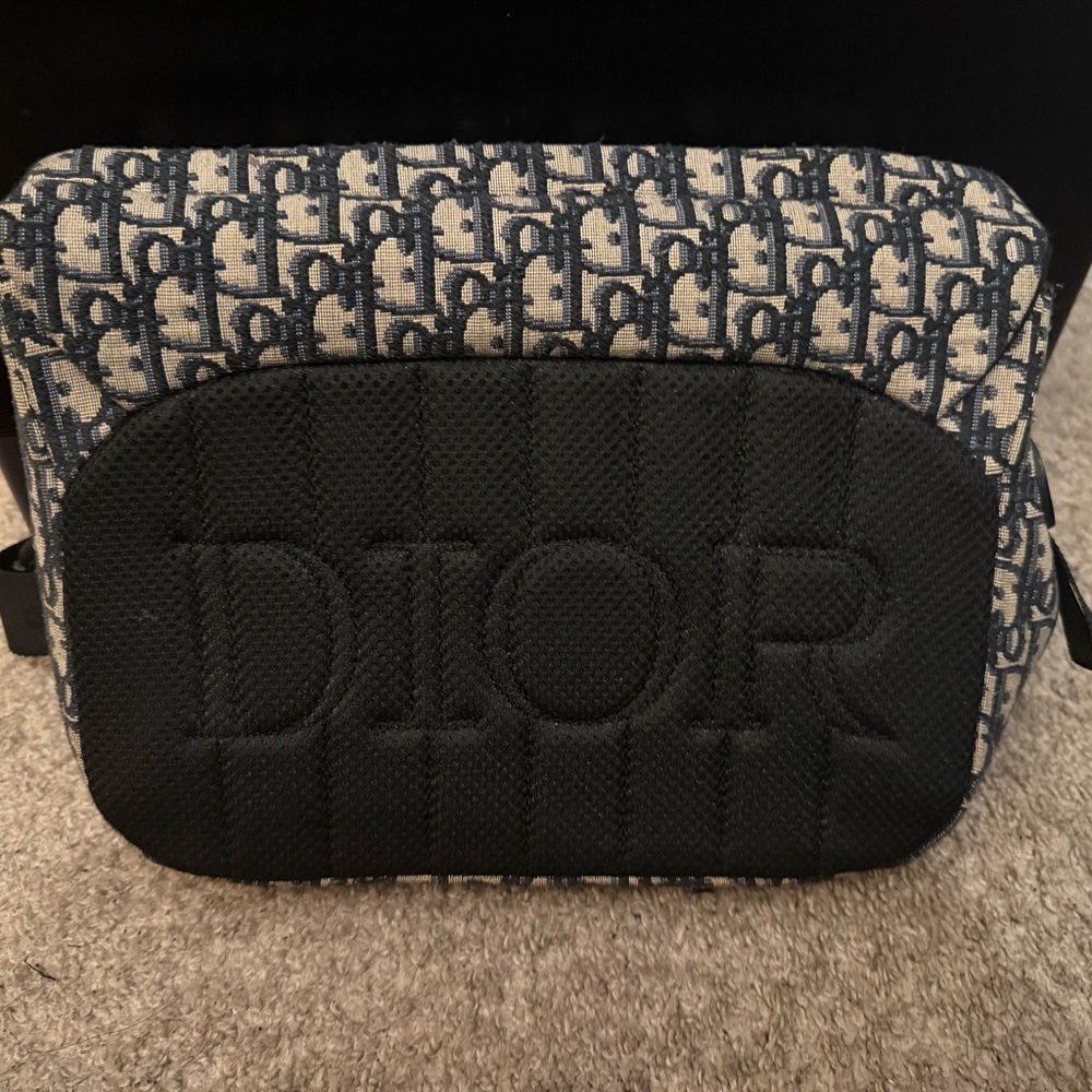 Dior Hit the Road Bag - Picture 3 of 4